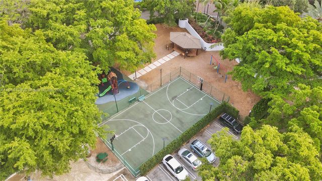 2000 Towerside Ter 301, Miami, FL 33138