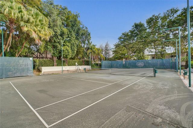 2000 Towerside Ter 301, Miami, FL 33138