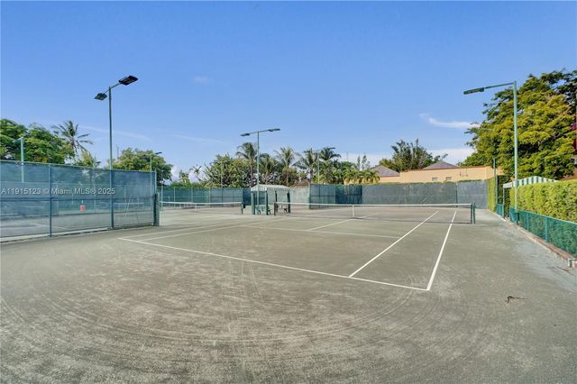 2000 Towerside Ter 301, Miami, FL 33138