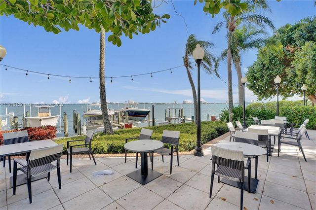 2000 Towerside Ter 301, Miami, FL 33138