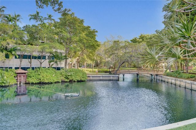 2000 Towerside Ter 301, Miami, FL 33138