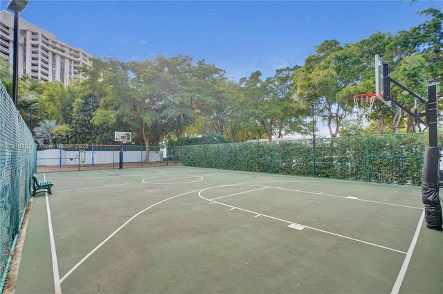 2000 Towerside Ter 301, Miami, FL 33138