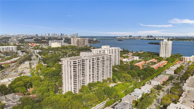2000 Towerside Ter 301, Miami, FL 33138