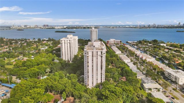 2000 Towerside Ter 301, Miami, FL 33138