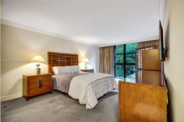 2000 Towerside Ter 301, Miami, FL 33138