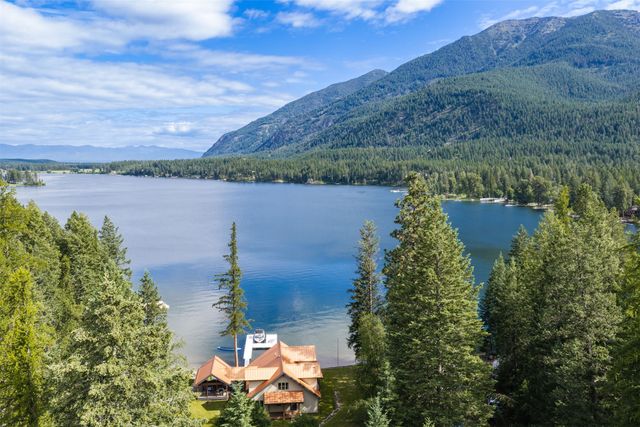 223 Lake Blaine Drive, Kalispell, MT 59901