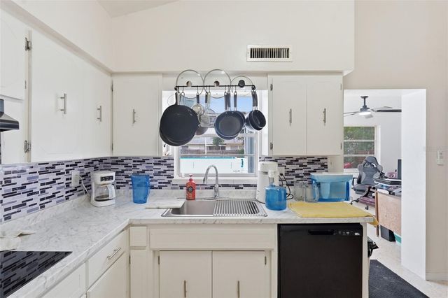11830 86TH AVENUE, Seminole, FL 33772