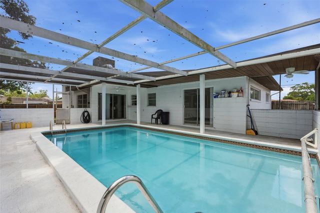 11830 86TH AVENUE, Seminole, FL 33772