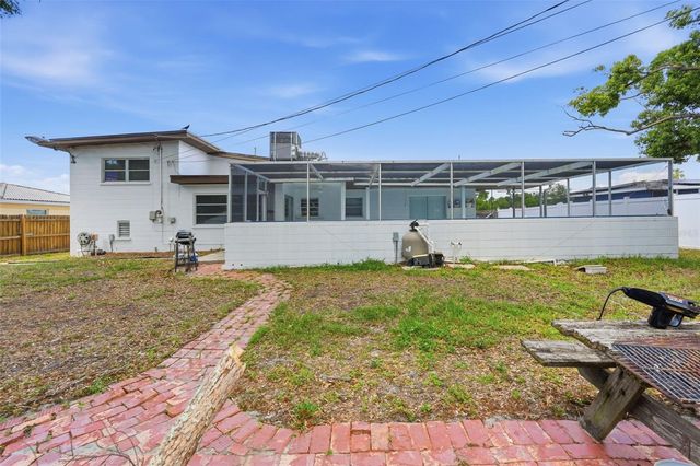 11830 86TH AVENUE, Seminole, FL 33772