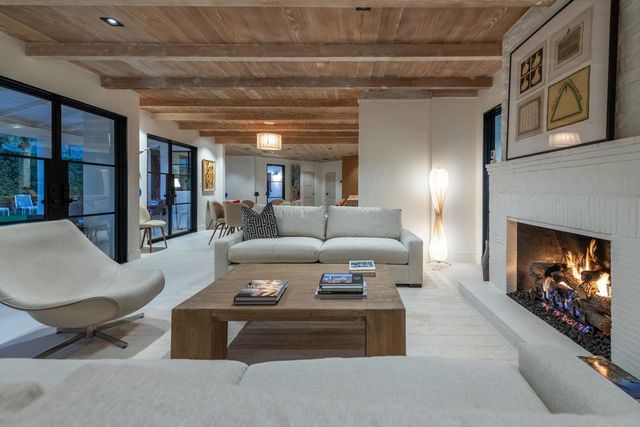 357 Camino Sur, Palm Springs, CA 92262