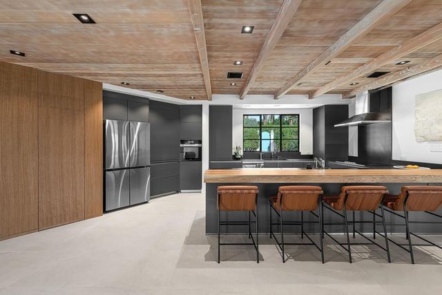 357 Camino Sur, Palm Springs, CA 92262