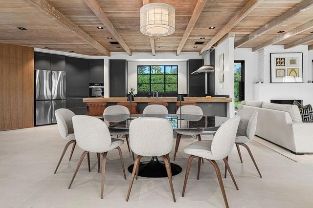 357 Camino Sur, Palm Springs, CA 92262