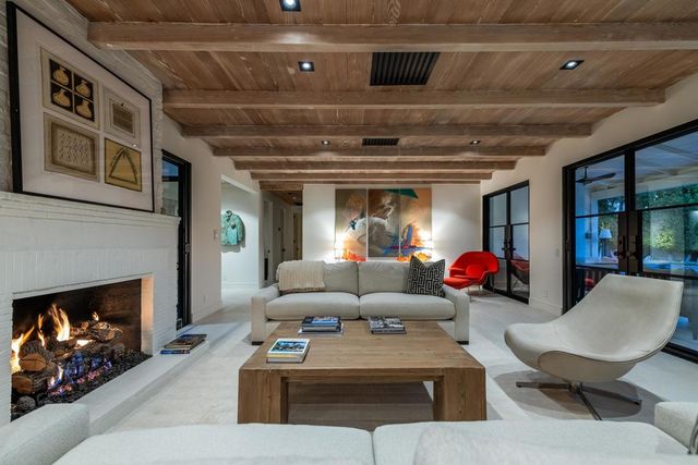 357 Camino Sur, Palm Springs, CA 92262