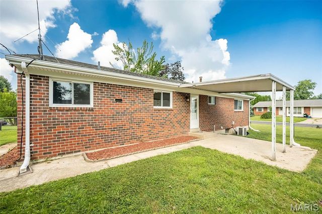 3144 Chancery Lane, St Charles, MO 63301