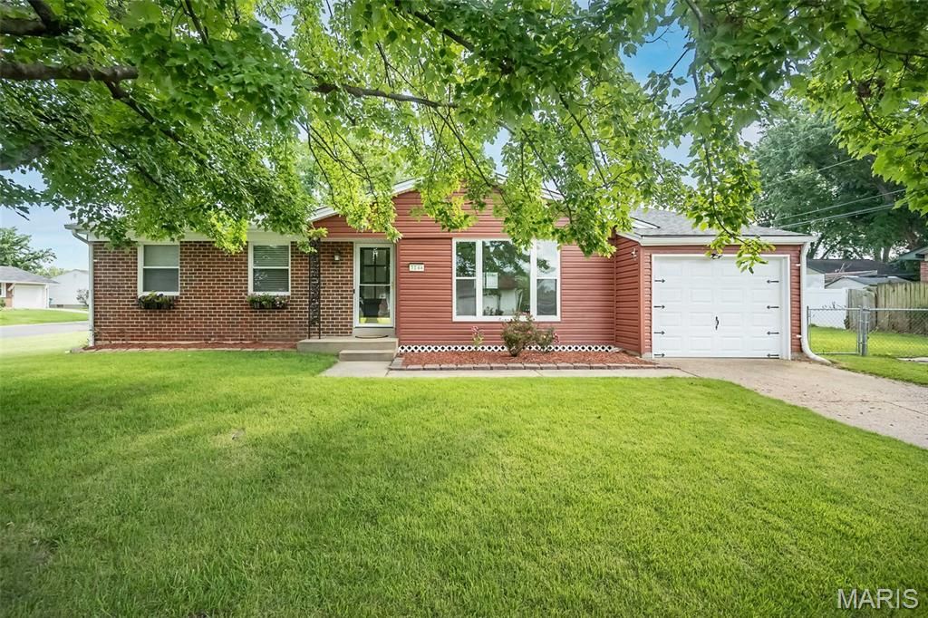 3144 Chancery Lane, St Charles, MO 63301