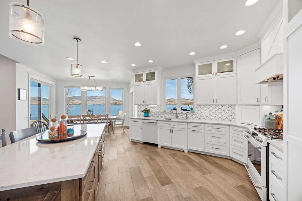 42818 La Bella Lane, Big Arm, MT 59910 photo 12