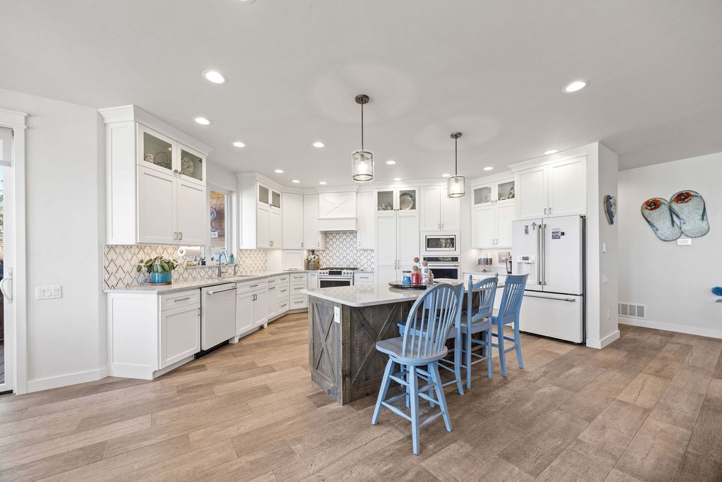 42818 La Bella Lane, Big Arm, MT 59910 photo 14