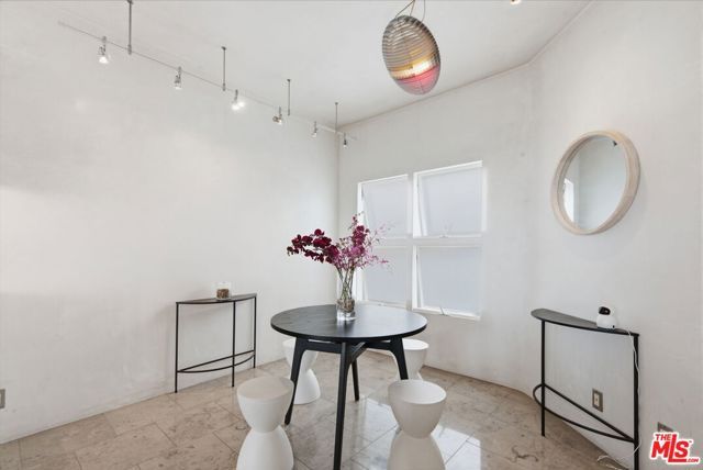 2115 3rd Street 203, Santa Monica, CA 90405