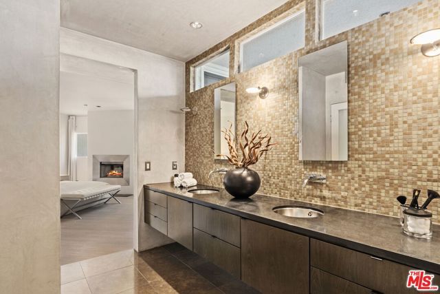 2115 3rd Street 203, Santa Monica, CA 90405