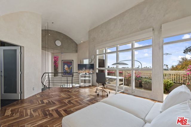 2115 3rd Street 203, Santa Monica, CA 90405