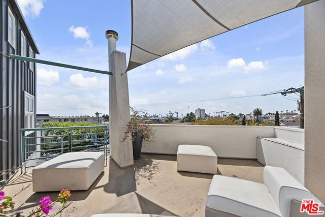 2115 3rd Street 203, Santa Monica, CA 90405
