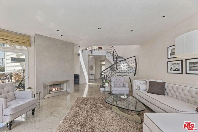 2115 3rd Street 203, Santa Monica, CA 90405