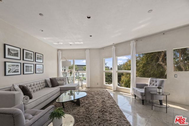 2115 3rd Street 203, Santa Monica, CA 90405