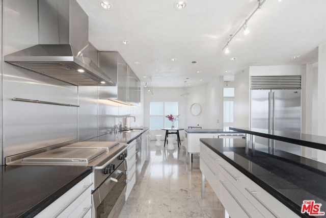 2115 3rd Street 203, Santa Monica, CA 90405