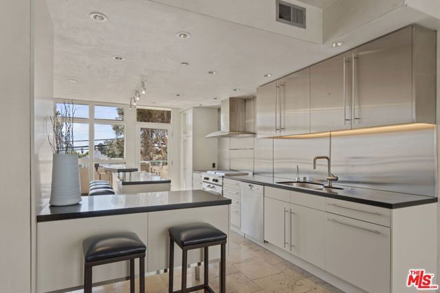 2115 3rd Street 203, Santa Monica, CA 90405