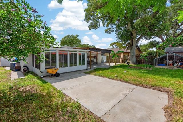 6070 73RD STREET N, St Petersburg, FL 33709