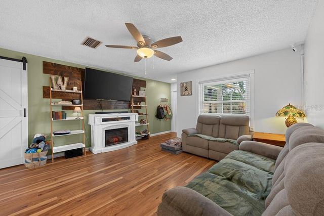 6070 73RD STREET N, St Petersburg, FL 33709