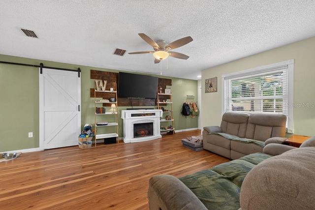 6070 73RD STREET N, St Petersburg, FL 33709