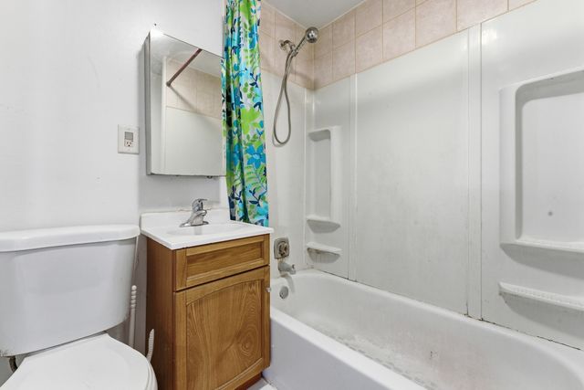 3820 W George Street, Chicago, IL 60618
