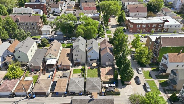 3820 W George Street, Chicago, IL 60618