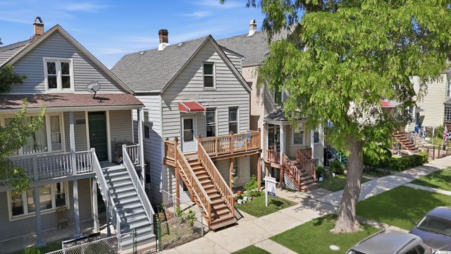 3820 W George Street, Chicago, IL 60618