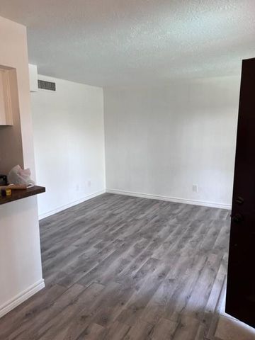 3224 Timmons Lane 138, Houston, TX 77027