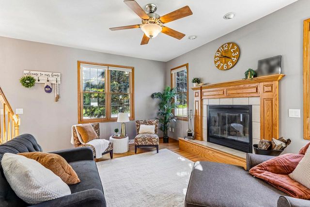 301 Pinnacle Drive, Lake Mills, WI 53551