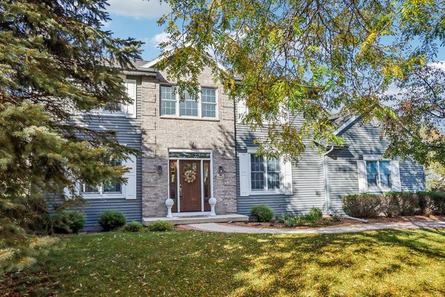 301 Pinnacle Drive, Lake Mills, WI 53551
