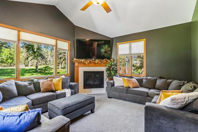 301 Pinnacle Drive, Lake Mills, WI 53551