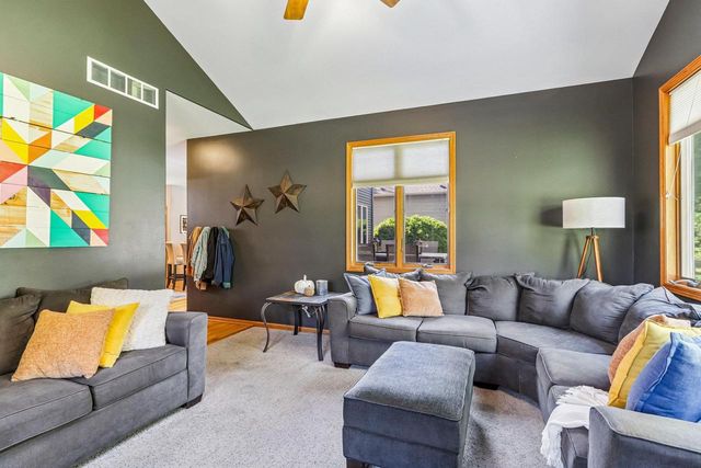 301 Pinnacle Drive, Lake Mills, WI 53551