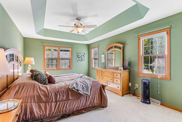 301 Pinnacle Drive, Lake Mills, WI 53551