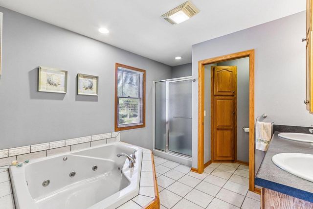 301 Pinnacle Drive, Lake Mills, WI 53551