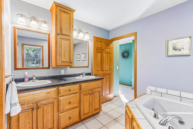 301 Pinnacle Drive, Lake Mills, WI 53551