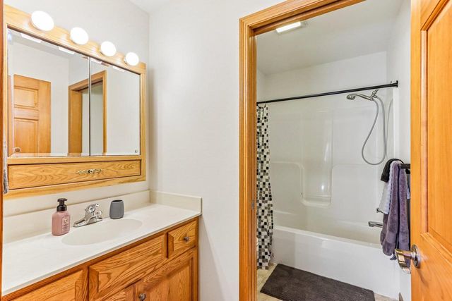 301 Pinnacle Drive, Lake Mills, WI 53551