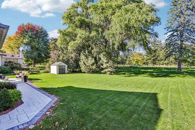 301 Pinnacle Drive, Lake Mills, WI 53551