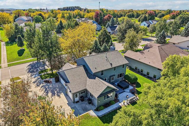 301 Pinnacle Drive, Lake Mills, WI 53551