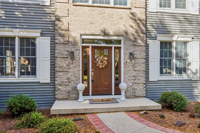 301 Pinnacle Drive, Lake Mills, WI 53551