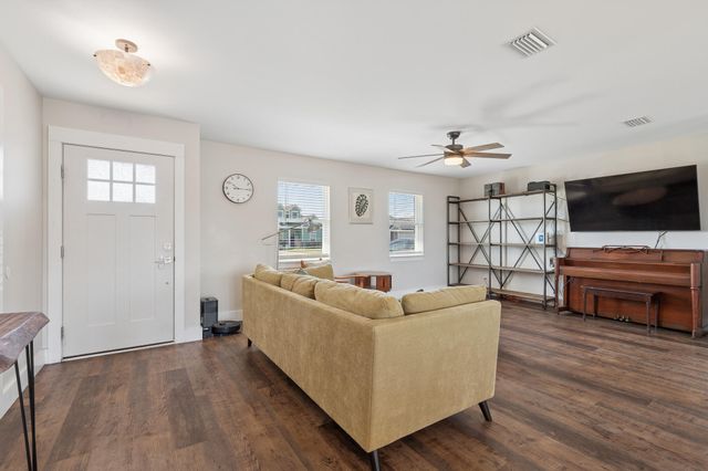 2205 E 12Th Street, Lynn Haven, FL 32444