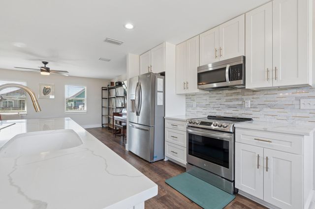 2205 E 12Th Street, Lynn Haven, FL 32444