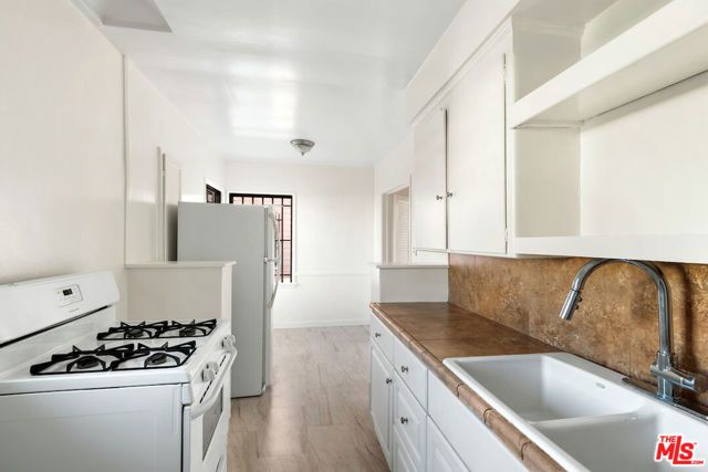 326 N Sierra Bonita Avenue, Los Angeles, CA 90036